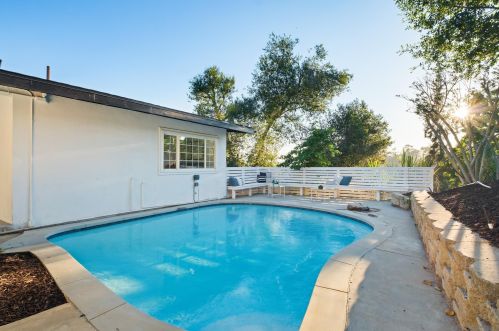 3226 Laurashawn Ln, Escondido CA 92026-8532 exterior