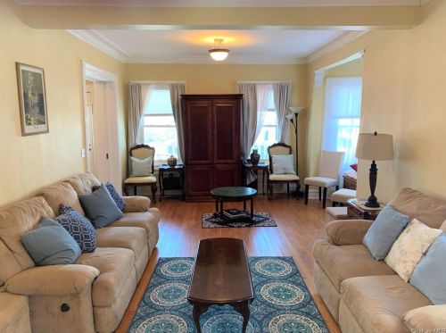 4 Stone Ave, Crotonville NY  10562-3707 exterior