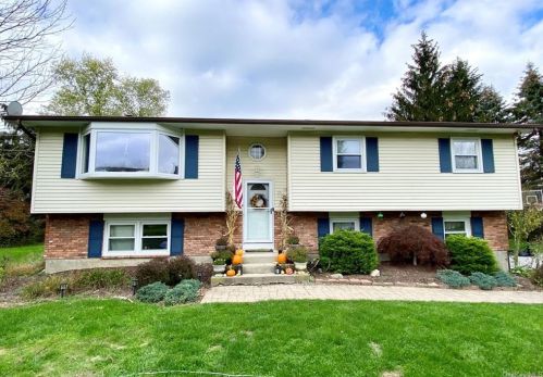 245 Bellvale Lakes Rd, Warwick, NY 10990-3403