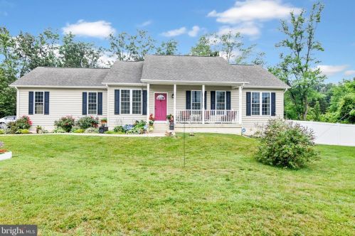 1 Clarion Dr, Fredericksburg, VA 22405-2866