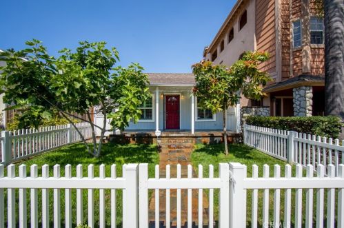 1071 Newport Ave, Long Beach, CA 90804-3920