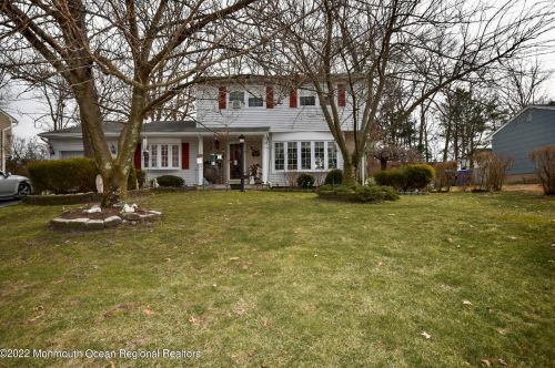 78 Bella Vista Rd, Bricktown, NJ 08724-4543