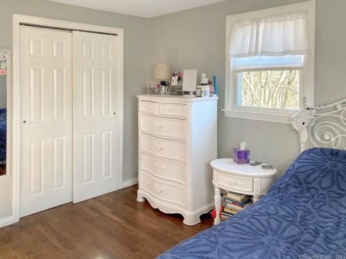 10 Mark Dr, Coventry CT  06238-1122 exterior