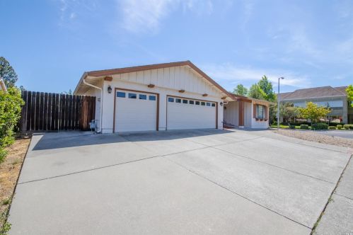 1500 Croton Ct, Fairfield, CA 94534-3313