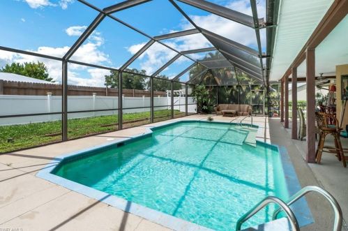 1802 2nd St, Cape Coral, FL 33909-6319