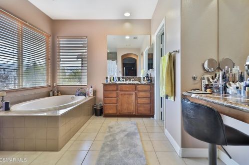 867 Coronado Cir, Santa Paula CA  93060-1666 exterior