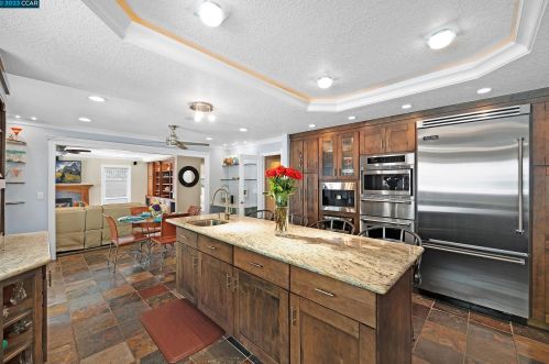 304 Red Maple Dr, Danville, CA 94506-4633