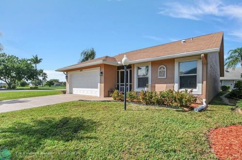 3874 Dafilee Cir, West Palm Beach, FL 33417-1086