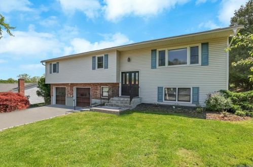 19 Mountainview Dr, Thiells, NY 10984-1411