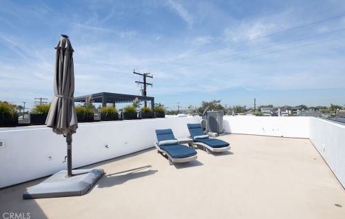231 Seal Beach Blvd, Seal Beach CA  90740-2633 exterior