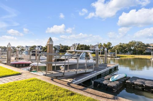 26 Morgan Place Dr, Isle Of Palms SC  29451-2742 exterior