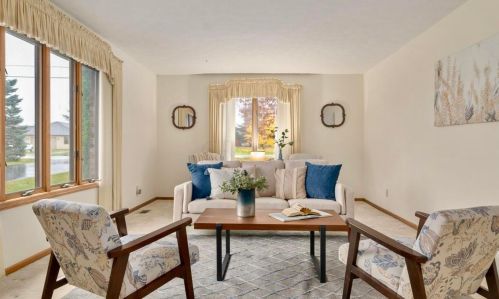 2375 Chickasaw Dr, London OH  43140-9014 exterior