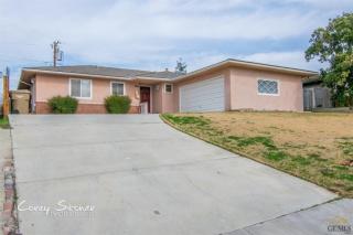 2718 Scott Pl, Bakersfield, CA 93306-3835