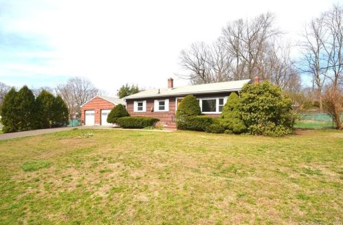 306 Reed Ave, Windsor Locks, CT 06096-1231