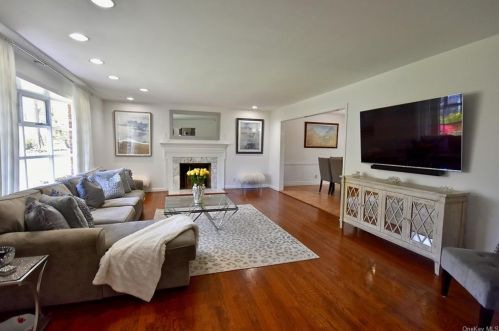 2 Scott Cir, Purchase, NY 10577-1906