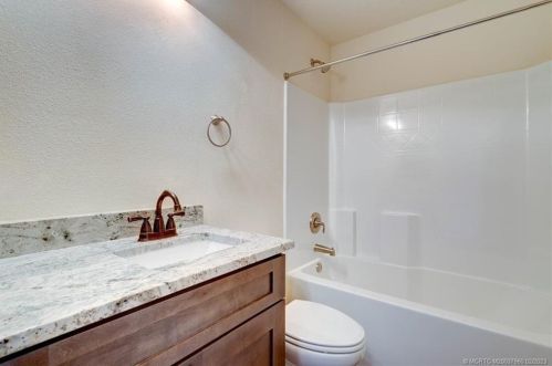 5860 Poe Ct, Port Saint Lucie FL  34986-4644 exterior