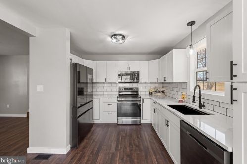 482 Rittenour Rd, Edinburg VA  22824-2928 exterior