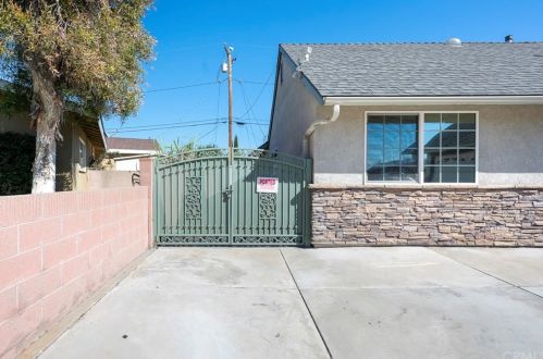 218 Thompson Ave, Fullerton, CA 92833-2803
