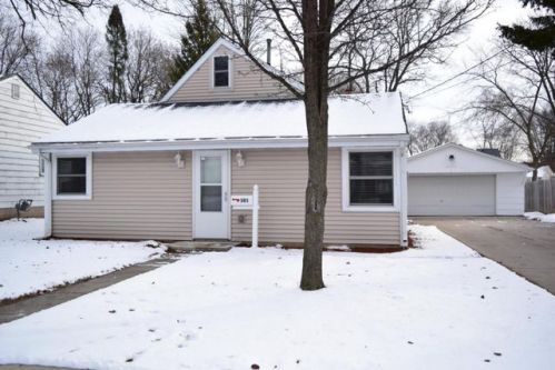301 Elm St, Oconomowoc, WI 53066-3514
