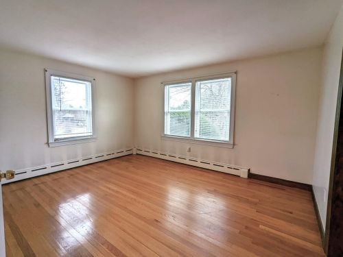 97 Wheeler Ave, Salem NH  03079-3494 exterior