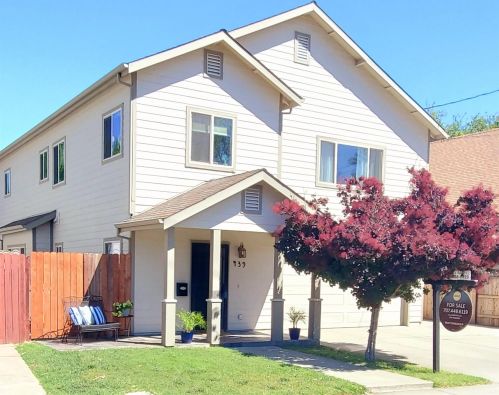439 Russell St, Winters, CA 95694-1820