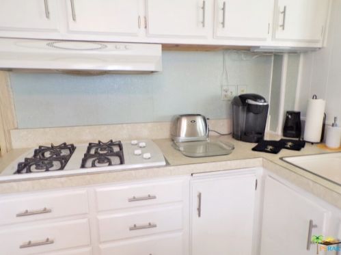 69370 Poolside Dr, Desert Hot Springs CA  92241-8727 exterior