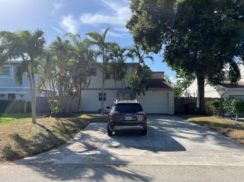 2417 Sundy Ave, Delray Beach FL  33444-2127 exterior