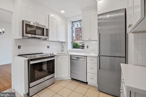 42 Walton Ave, Ardmore PA  19003-2207 exterior