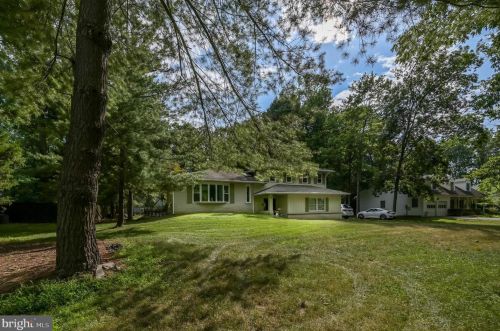 912 Crest Rd, Lansdale, PA 19446-5410