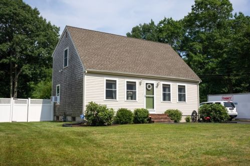 55 Alicia Dr, Taunton, MA 02780-2872