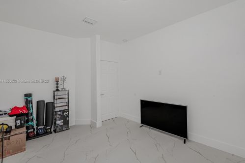 13040 52nd St, Hollywood FL  33027-5453 exterior