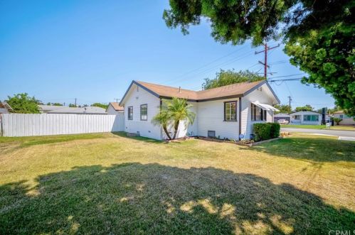 10307 Park St, Bellflower CA  90706-6028 exterior