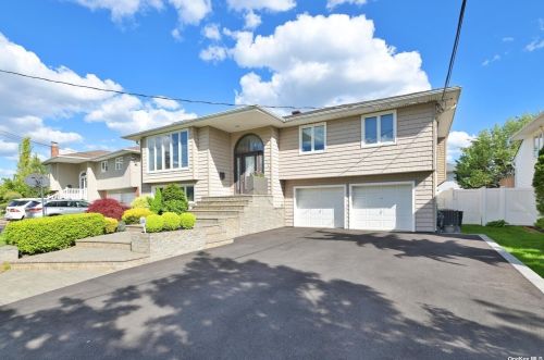 2488 Harbor Ln, North Bellmore, NY 11710-5118