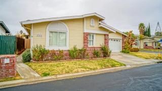 27515 Onyx Ln, Santa Clarita, CA 91384-3159