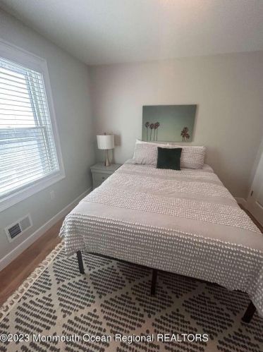 5 Fort Ave, Pelican Island NJ  08751-1512 exterior