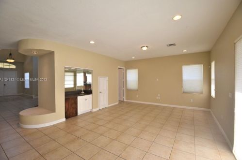 3290 195th Ter, Hollywood FL  33029-5879 exterior