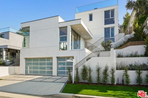 3668 Buena Park Dr, North Hollywood, CA 91604-3807