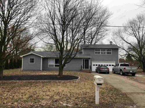 679 Sweetgum Rd, Rochester, IN 46975-7957
