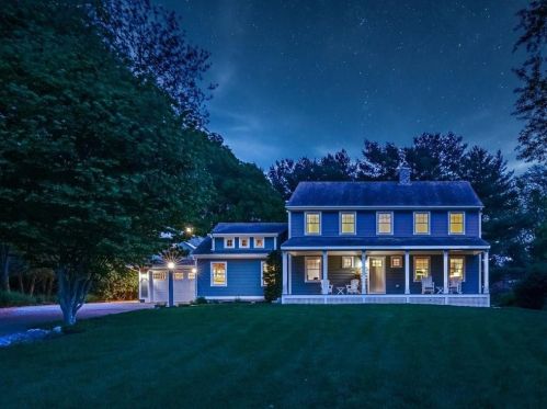 36 Ridge Dr, South Kingstown, RI 02882-3040