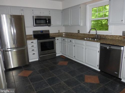 407 Collingwood Dr, Fredericksburg VA  22405-2026 exterior