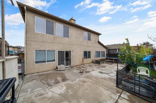 217 Siltstone Ave, Lathrop, CA 95330-8954