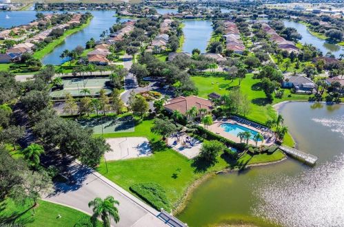 853 Grand Rpd Blvd, Naples FL 34120-4428 exterior