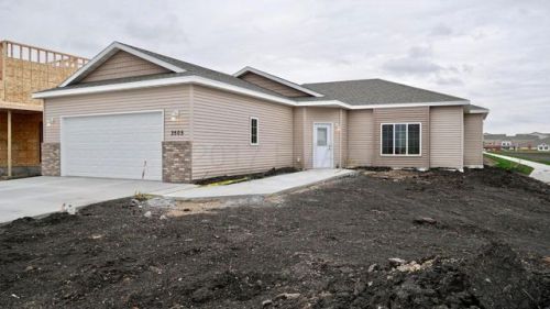 3505 30th St, Moorhead, MN 56560-6030