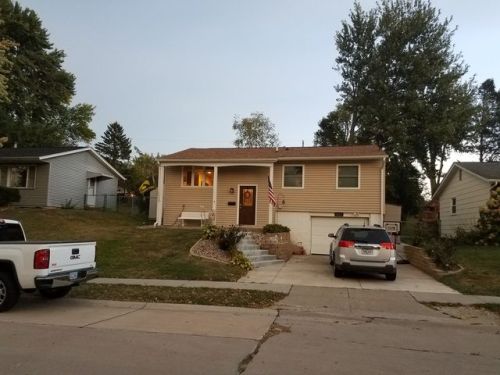 3471 Sunny Hill Dr, Panarama Park, IA 52722-2318