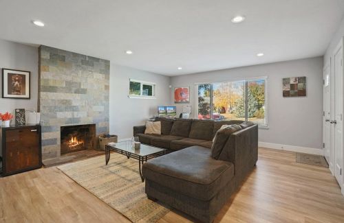 10364 Newton Way, Rancho Cordova CA  95670-2052 exterior