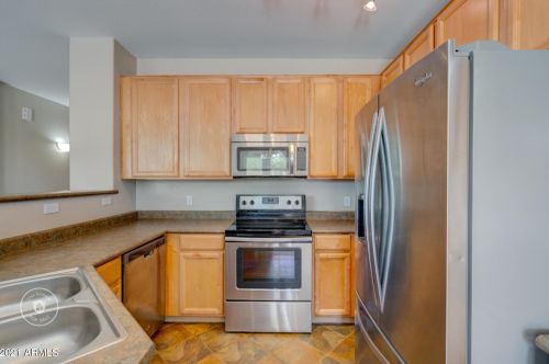 17657 Mandalay Ln, Sun City, AZ 85388-7910