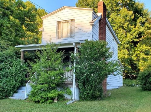 422 Thompson Run Rd, Pittsburgh, PA 15237-3760