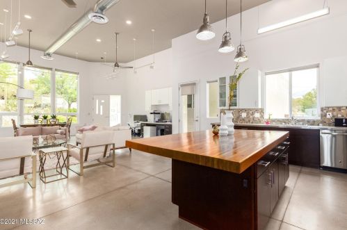 5702 Rio Verde Vis Dr, Tucson AZ  85750-1971 exterior