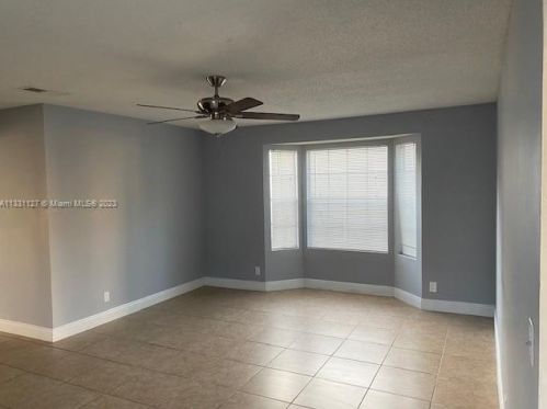 5944 Snowdrop Way, West Palm Beach, FL 33415-4511