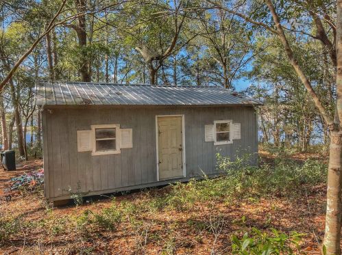 66 Serenity Cir, Defuniak Springs, FL 32433-7211